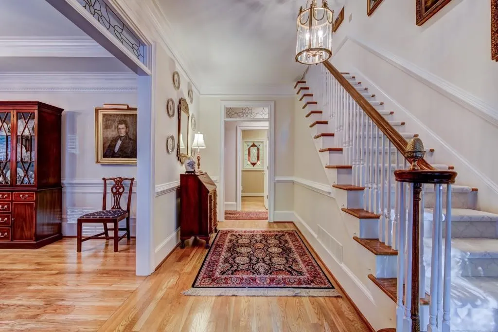 1700 Brandon Hall Drive, Sandy Springs, Georgia 30350, 6 Bedrooms Bedrooms, ,4 BathroomsBathrooms,Residential,Sold,1700 Brandon Hall Drive,5999284