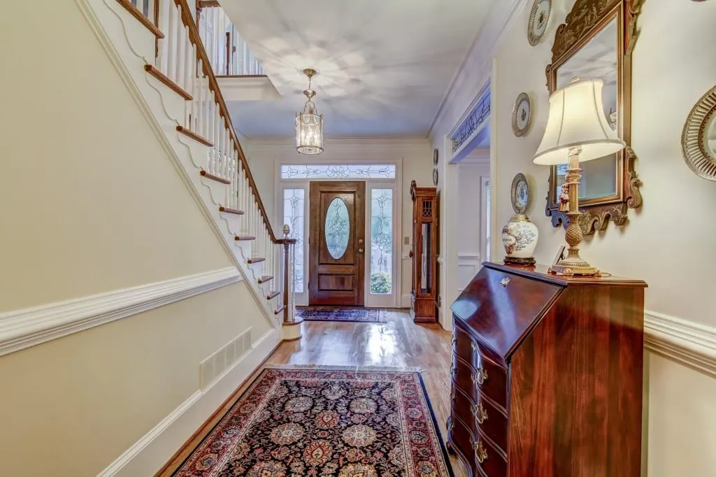 1700 Brandon Hall Drive, Sandy Springs, Georgia 30350, 6 Bedrooms Bedrooms, ,4 BathroomsBathrooms,Residential,Sold,1700 Brandon Hall Drive,5999284