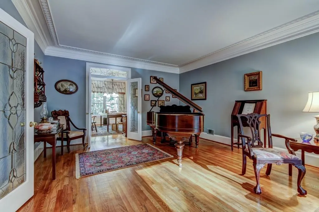 1700 Brandon Hall Drive, Sandy Springs, Georgia 30350, 6 Bedrooms Bedrooms, ,4 BathroomsBathrooms,Residential,Sold,1700 Brandon Hall Drive,5999284