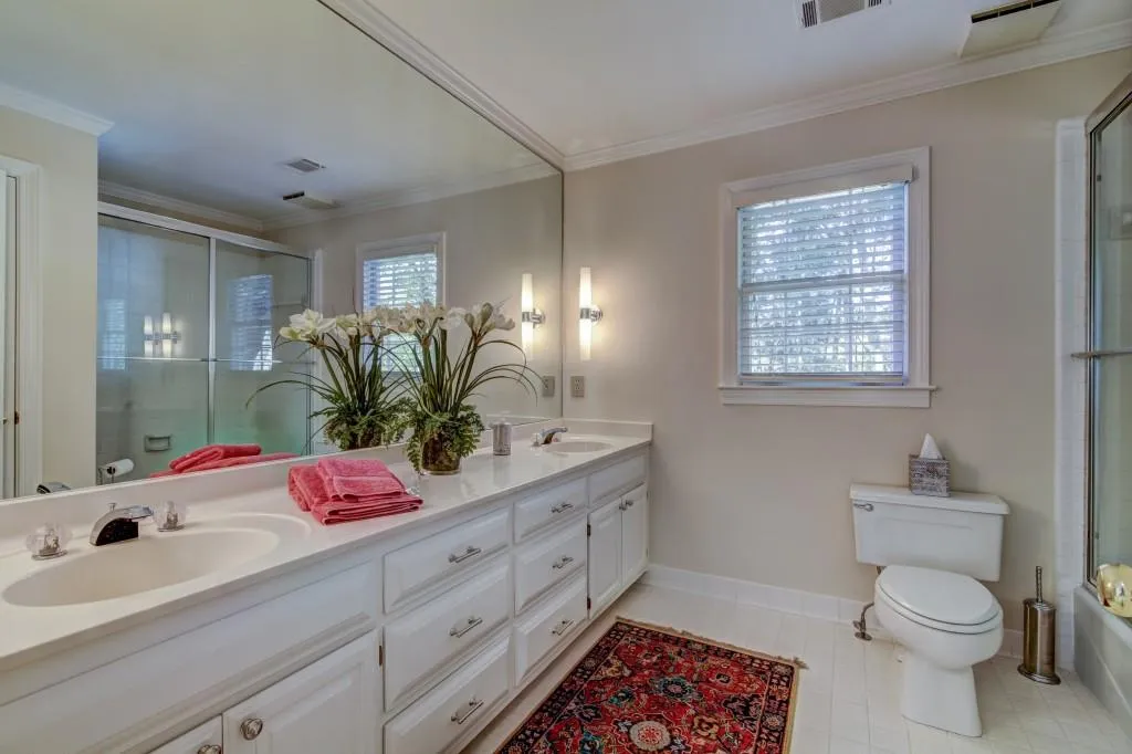1700 Brandon Hall Drive, Sandy Springs, Georgia 30350, 6 Bedrooms Bedrooms, ,4 BathroomsBathrooms,Residential,Sold,1700 Brandon Hall Drive,5999284