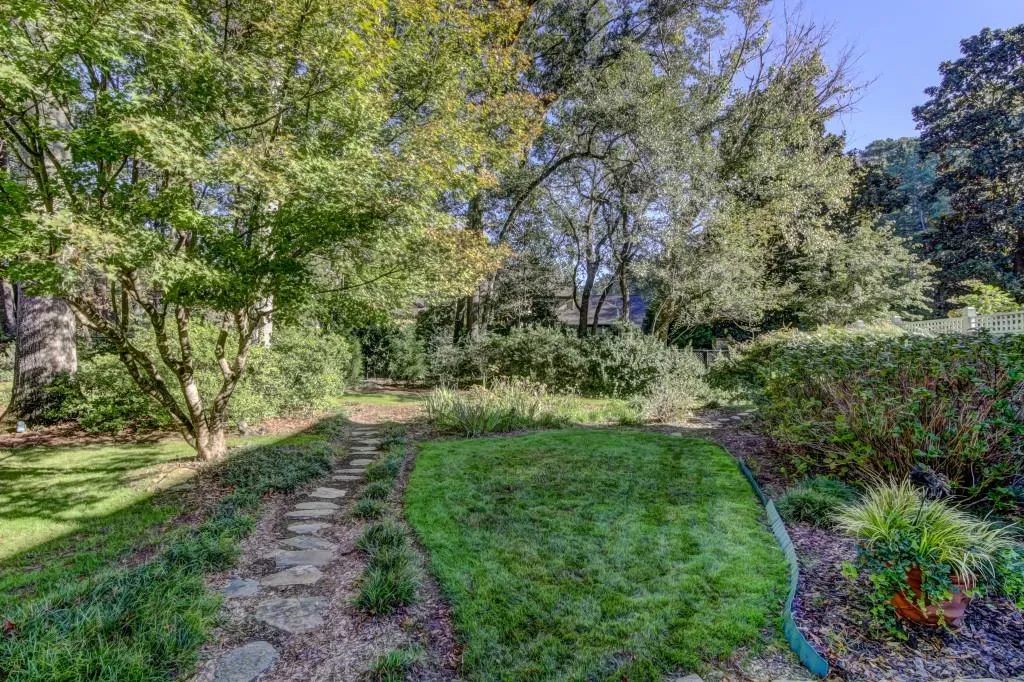 1700 Brandon Hall Drive, Sandy Springs, Georgia 30350, 6 Bedrooms Bedrooms, ,4 BathroomsBathrooms,Residential,Sold,1700 Brandon Hall Drive,5999284