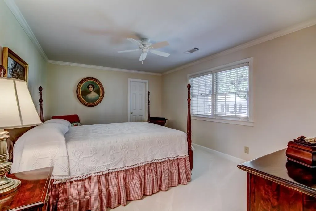 1700 Brandon Hall Drive, Sandy Springs, Georgia 30350, 6 Bedrooms Bedrooms, ,4 BathroomsBathrooms,Residential,Sold,1700 Brandon Hall Drive,5999284