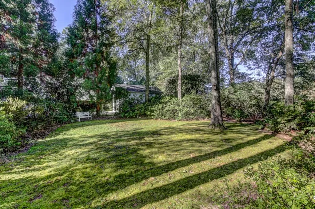 1700 Brandon Hall Drive, Sandy Springs, Georgia 30350, 6 Bedrooms Bedrooms, ,4 BathroomsBathrooms,Residential,Sold,1700 Brandon Hall Drive,5999284