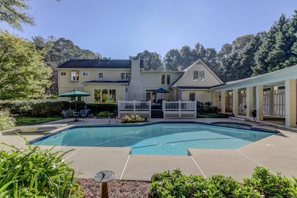 1700 Brandon Hall Drive, Sandy Springs, Georgia 30350, 6 Bedrooms Bedrooms, ,4 BathroomsBathrooms,Residential,Sold,1700 Brandon Hall Drive,5999284