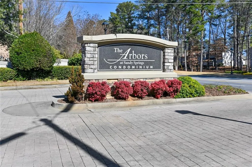 6940 Roswell Road Unit 6c, Atlanta, Georgia 30328, 2 Bedrooms Bedrooms, ,1 BathroomBathrooms,Residential,Sold,6940 Roswell Road Unit 6c,6835643