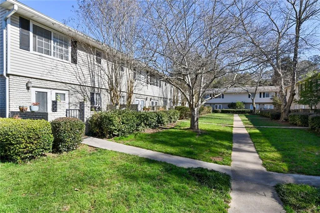 6940 Roswell Road Unit 6c, Atlanta, Georgia 30328, 2 Bedrooms Bedrooms, ,1 BathroomBathrooms,Residential,Sold,6940 Roswell Road Unit 6c,6835643