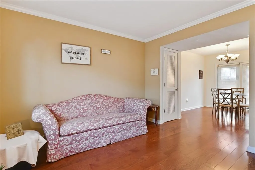 6940 Roswell Road Unit 6c, Atlanta, Georgia 30328, 2 Bedrooms Bedrooms, ,1 BathroomBathrooms,Residential,Sold,6940 Roswell Road Unit 6c,6835643