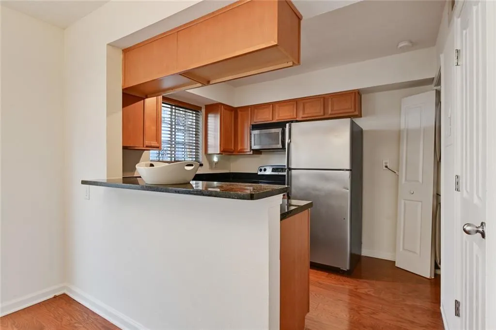 6940 Roswell Road Unit 6c, Atlanta, Georgia 30328, 2 Bedrooms Bedrooms, ,1 BathroomBathrooms,Residential,Sold,6940 Roswell Road Unit 6c,6835643