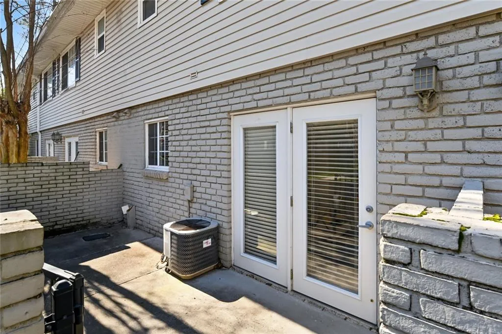 6940 Roswell Road Unit 6c, Atlanta, Georgia 30328, 2 Bedrooms Bedrooms, ,1 BathroomBathrooms,Residential,Sold,6940 Roswell Road Unit 6c,6835643