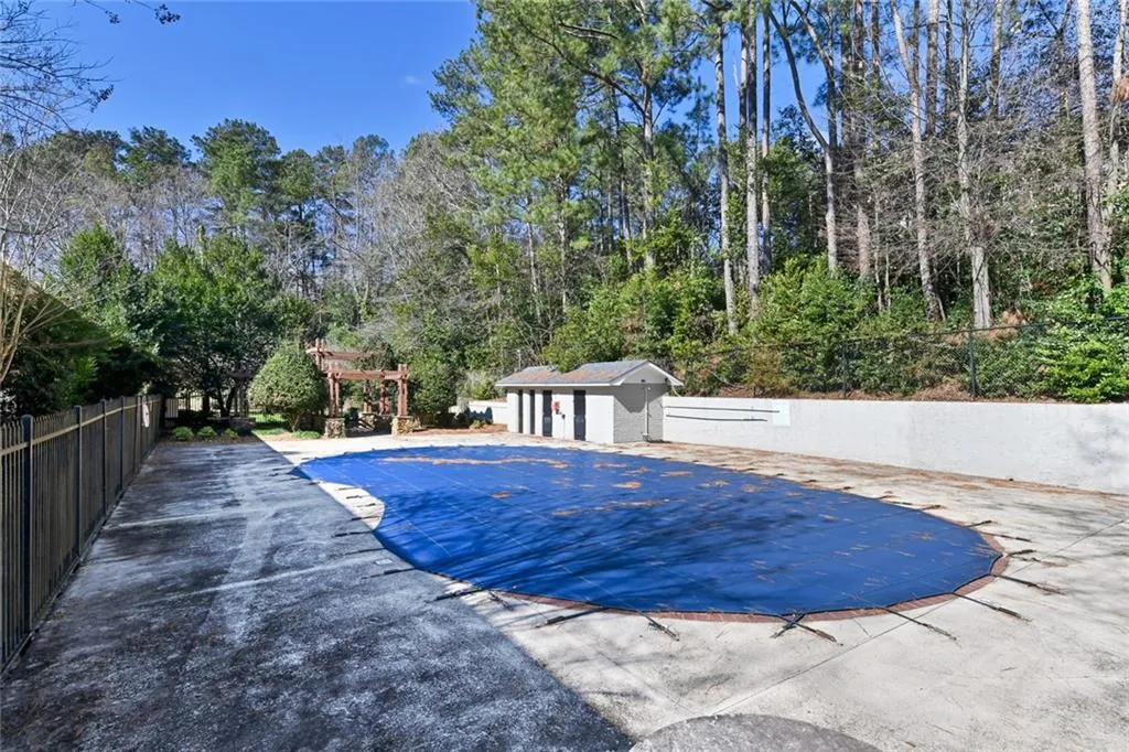 6940 Roswell Road Unit 6c, Atlanta, Georgia 30328, 2 Bedrooms Bedrooms, ,1 BathroomBathrooms,Residential,Sold,6940 Roswell Road Unit 6c,6835643