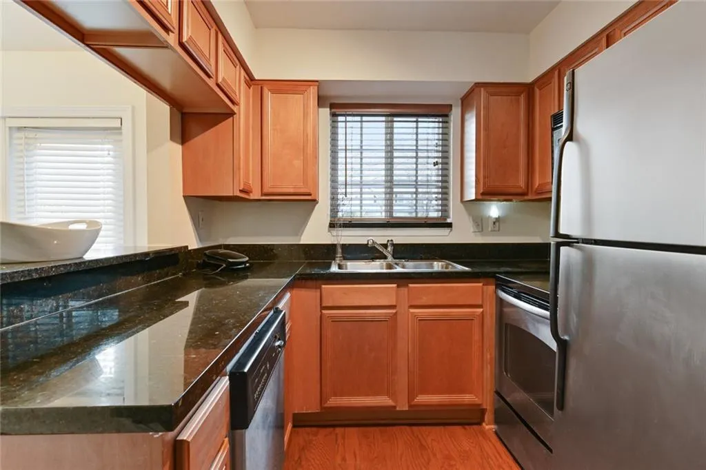 6940 Roswell Road Unit 6c, Atlanta, Georgia 30328, 2 Bedrooms Bedrooms, ,1 BathroomBathrooms,Residential,Sold,6940 Roswell Road Unit 6c,6835643