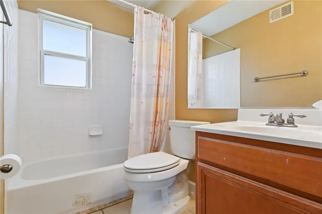 6940 Roswell Road Unit 6c, Atlanta, Georgia 30328, 2 Bedrooms Bedrooms, ,1 BathroomBathrooms,Residential,Sold,6940 Roswell Road Unit 6c,6835643