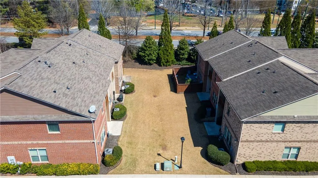 Aerial view of property and surrounding area