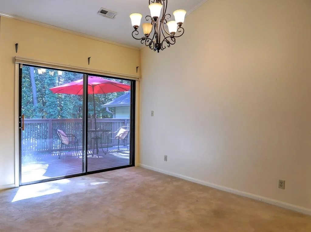 302 Garden Court Unit 302, Sandy Springs, Georgia 30328, 3 Bedrooms Bedrooms, ,2 BathroomsBathrooms,Residential,Sold,302 Garden Court Unit 302,6767165