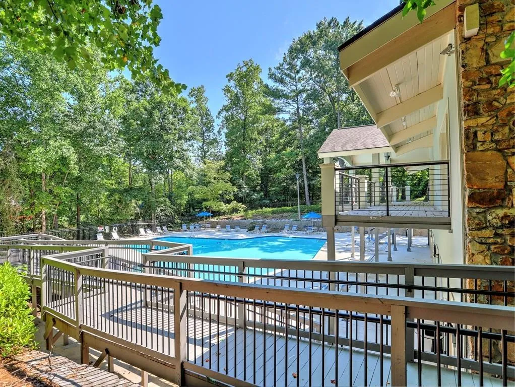 302 Garden Court Unit 302, Sandy Springs, Georgia 30328, 3 Bedrooms Bedrooms, ,2 BathroomsBathrooms,Residential,Sold,302 Garden Court Unit 302,6767165