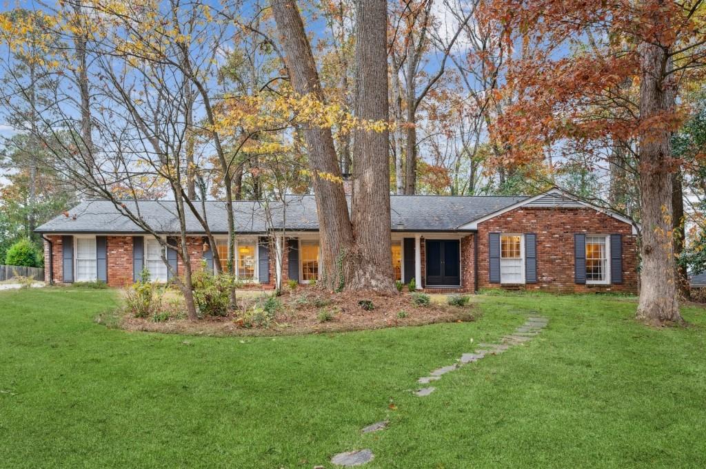 820 Starlight Circle, Sandy Springs, Georgia 30342, 3 Bedrooms Bedrooms, ,3 BathroomsBathrooms,Residential,Sold,820 Starlight Circle,7338852