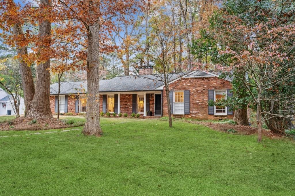 820 Starlight Circle, Sandy Springs, Georgia 30342, 3 Bedrooms Bedrooms, ,3 BathroomsBathrooms,Residential,Sold,820 Starlight Circle,7338852