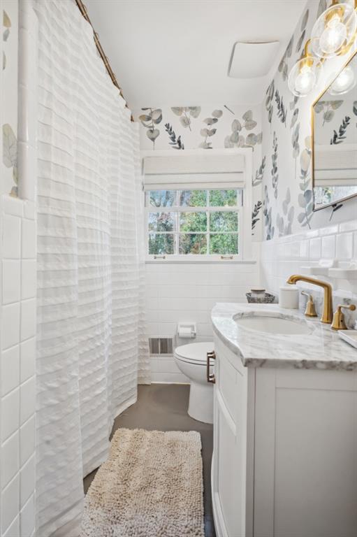 820 Starlight Circle, Sandy Springs, Georgia 30342, 3 Bedrooms Bedrooms, ,3 BathroomsBathrooms,Residential,Sold,820 Starlight Circle,7338852