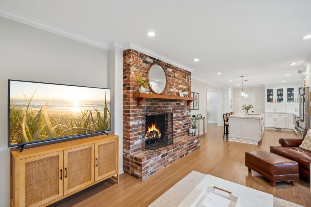 820 Starlight Circle, Sandy Springs, Georgia 30342, 3 Bedrooms Bedrooms, ,3 BathroomsBathrooms,Residential,Sold,820 Starlight Circle,7338852