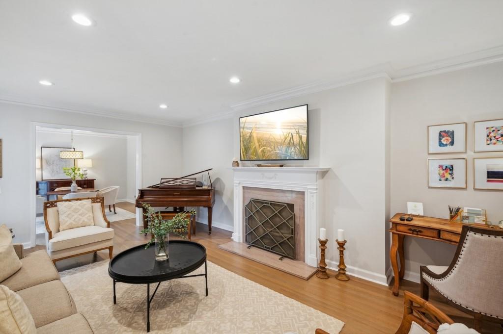 820 Starlight Circle, Sandy Springs, Georgia 30342, 3 Bedrooms Bedrooms, ,3 BathroomsBathrooms,Residential,Sold,820 Starlight Circle,7338852