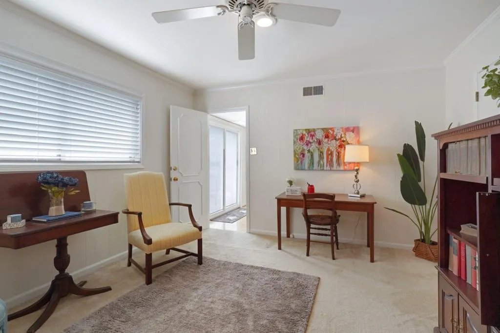 5400 Roswell Road Unit D5, Sandy Springs, Georgia 30342, 3 Bedrooms Bedrooms, ,2 BathroomsBathrooms,Residential,Sold,5400 Roswell Road Unit D5,6876527