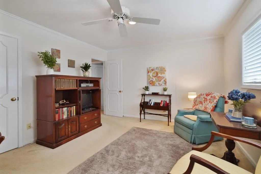 5400 Roswell Road Unit D5, Sandy Springs, Georgia 30342, 3 Bedrooms Bedrooms, ,2 BathroomsBathrooms,Residential,Sold,5400 Roswell Road Unit D5,6876527