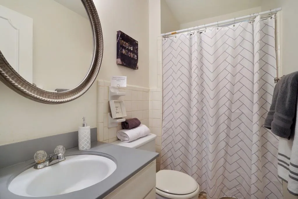 5400 Roswell Road Unit D5, Sandy Springs, Georgia 30342, 3 Bedrooms Bedrooms, ,2 BathroomsBathrooms,Residential,Sold,5400 Roswell Road Unit D5,6876527
