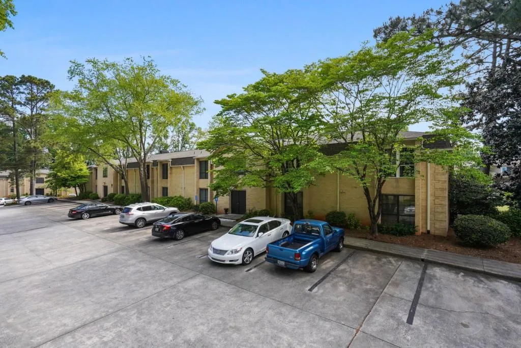 5400 Roswell Road Unit D5, Sandy Springs, Georgia 30342, 3 Bedrooms Bedrooms, ,2 BathroomsBathrooms,Residential,Sold,5400 Roswell Road Unit D5,6876527