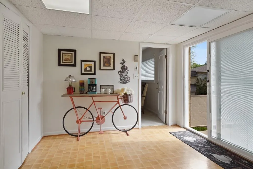 5400 Roswell Road Unit D5, Sandy Springs, Georgia 30342, 3 Bedrooms Bedrooms, ,2 BathroomsBathrooms,Residential,Sold,5400 Roswell Road Unit D5,6876527