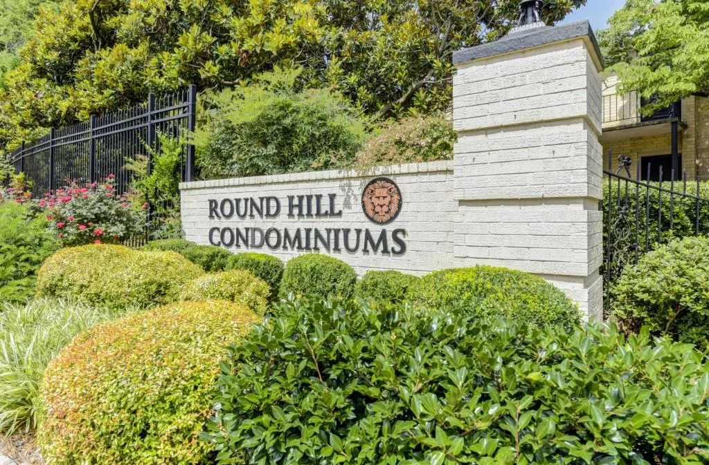 5400 Roswell Road Unit D5, Sandy Springs, Georgia 30342, 3 Bedrooms Bedrooms, ,2 BathroomsBathrooms,Residential,Sold,5400 Roswell Road Unit D5,6876527