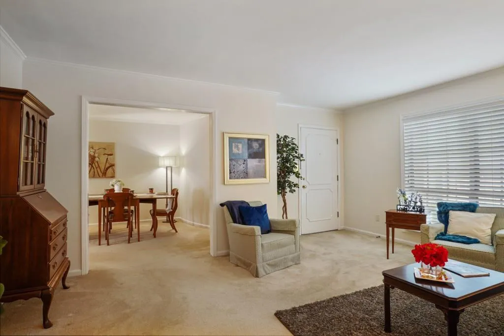 5400 Roswell Road Unit D5, Sandy Springs, Georgia 30342, 3 Bedrooms Bedrooms, ,2 BathroomsBathrooms,Residential,Sold,5400 Roswell Road Unit D5,6876527