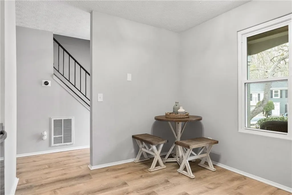 2506 Queen Anne Court, Sandy Springs, Georgia 30350, 2 Bedrooms Bedrooms, ,2 BathroomsBathrooms,Residential,For Sale,2506 Queen Anne Court,7708922