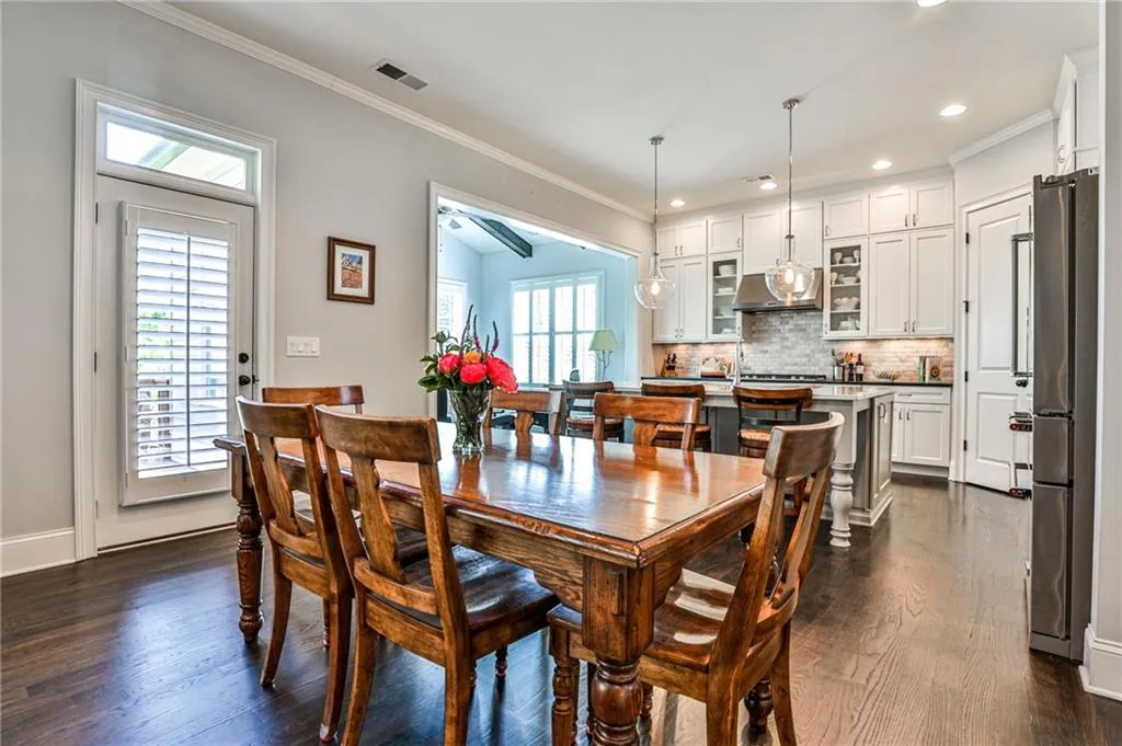 110 Spalding Trace, Sandy Springs, Georgia 30350, 6 Bedrooms Bedrooms, ,5 BathroomsBathrooms,Residential,Sold,110 Spalding Trace,7224323