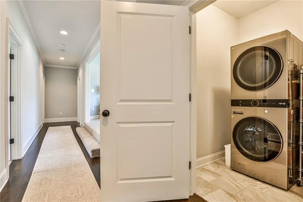 110 Spalding Trace, Sandy Springs, Georgia 30350, 6 Bedrooms Bedrooms, ,5 BathroomsBathrooms,Residential,Sold,110 Spalding Trace,7224323