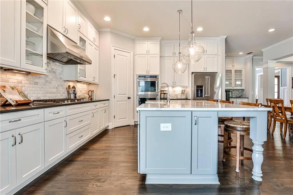 110 Spalding Trace, Sandy Springs, Georgia 30350, 6 Bedrooms Bedrooms, ,5 BathroomsBathrooms,Residential,Sold,110 Spalding Trace,7224323