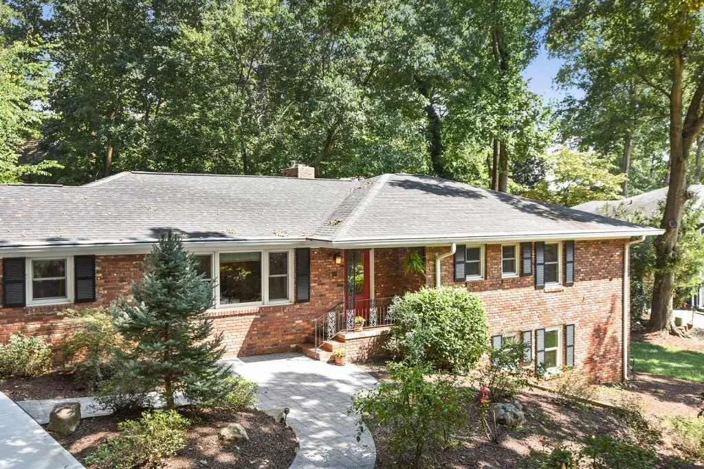 440 Montevallo Drive, Sandy Springs, Georgia 30342, 4 Bedrooms Bedrooms, ,3 BathroomsBathrooms,Residential,Sold,440 Montevallo Drive,5910273