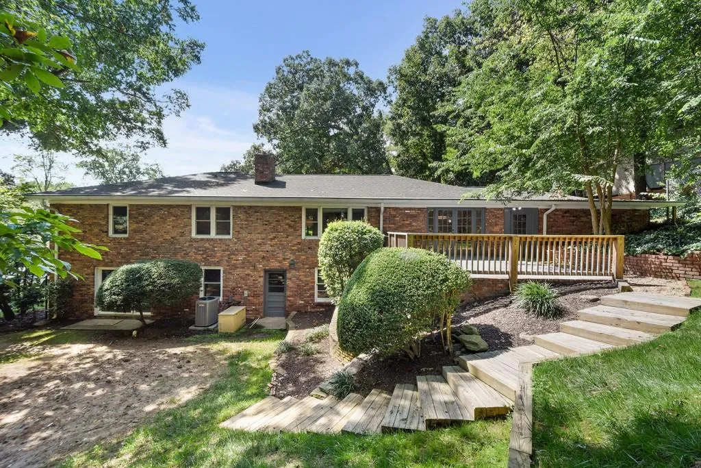 440 Montevallo Drive, Sandy Springs, Georgia 30342, 4 Bedrooms Bedrooms, ,3 BathroomsBathrooms,Residential,Sold,440 Montevallo Drive,5910273