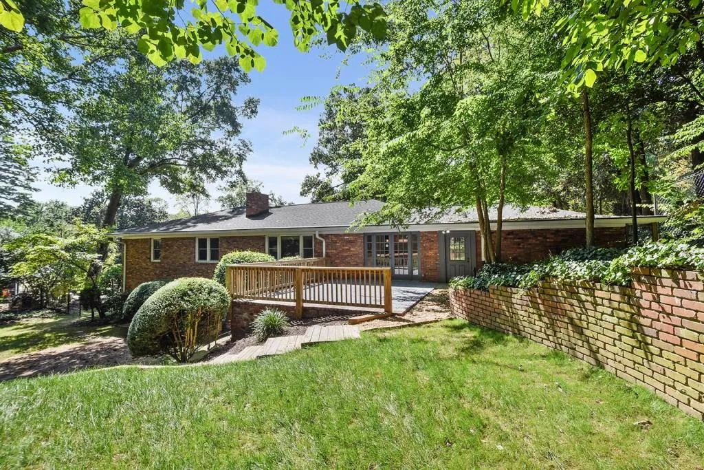 440 Montevallo Drive, Sandy Springs, Georgia 30342, 4 Bedrooms Bedrooms, ,3 BathroomsBathrooms,Residential,Sold,440 Montevallo Drive,5910273
