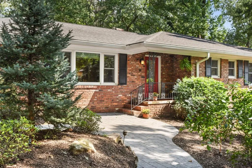 440 Montevallo Drive, Sandy Springs, Georgia 30342, 4 Bedrooms Bedrooms, ,3 BathroomsBathrooms,Residential,Sold,440 Montevallo Drive,5910273