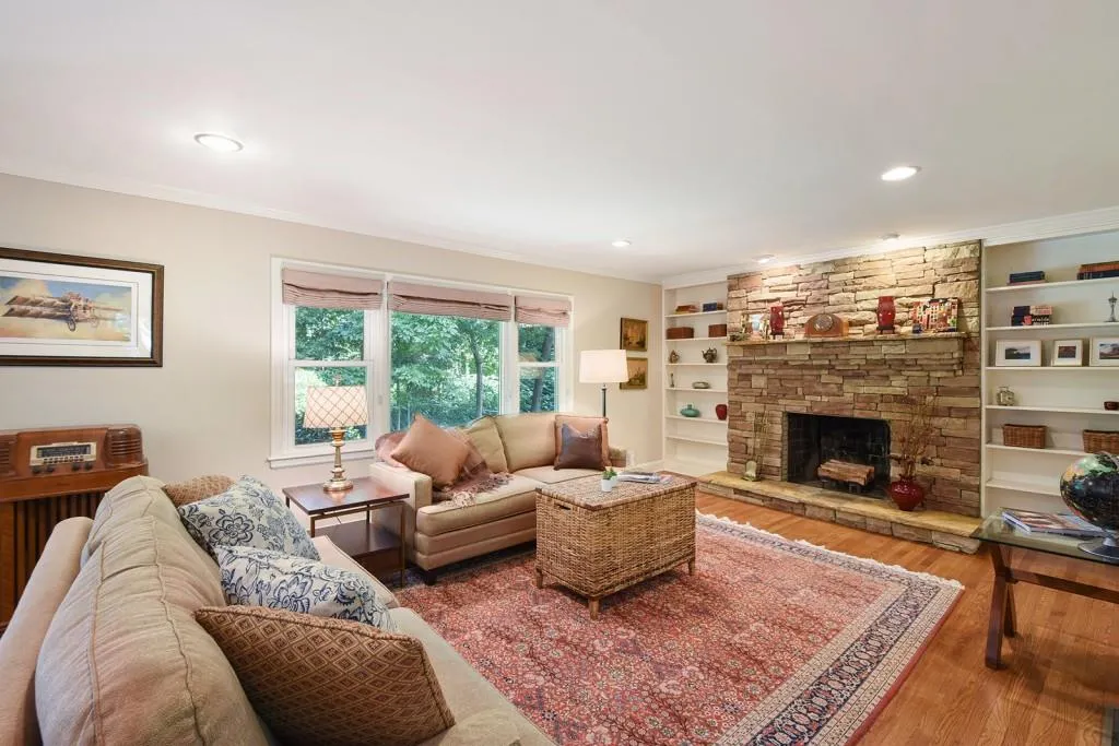 440 Montevallo Drive, Sandy Springs, Georgia 30342, 4 Bedrooms Bedrooms, ,3 BathroomsBathrooms,Residential,Sold,440 Montevallo Drive,5910273
