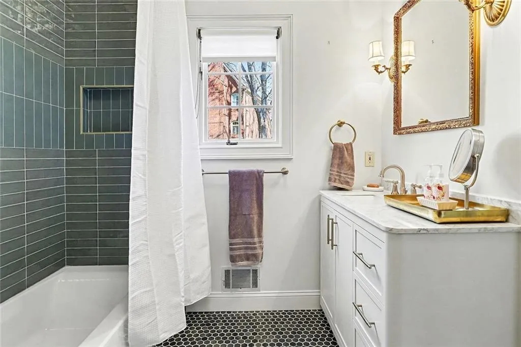 920 Curlew Court Nw, Atlanta, Georgia 30327, 7 Bedrooms Bedrooms, ,6 BathroomsBathrooms,Residential,Sold,920 Curlew Court Nw,7703793