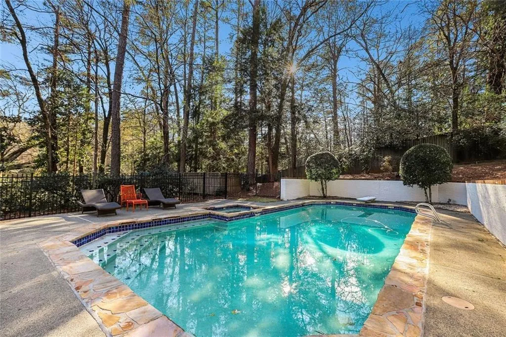 920 Curlew Court Nw, Atlanta, Georgia 30327, 7 Bedrooms Bedrooms, ,6 BathroomsBathrooms,Residential,Sold,920 Curlew Court Nw,7703793