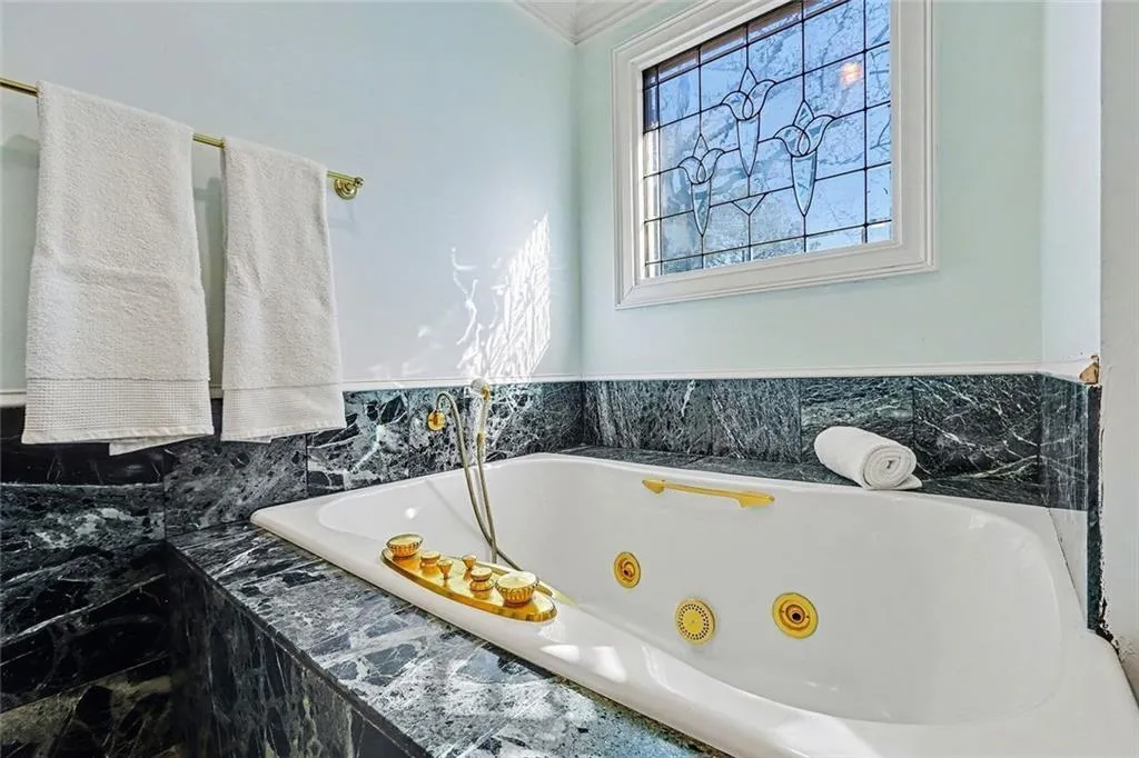920 Curlew Court Nw, Atlanta, Georgia 30327, 7 Bedrooms Bedrooms, ,6 BathroomsBathrooms,Residential,Sold,920 Curlew Court Nw,7703793