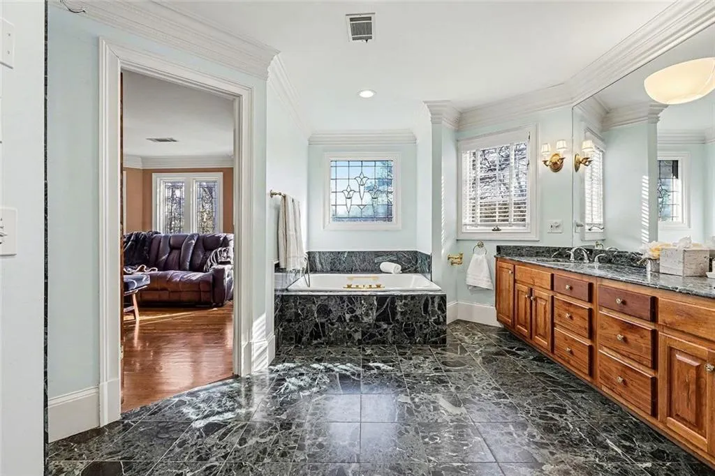 920 Curlew Court Nw, Atlanta, Georgia 30327, 7 Bedrooms Bedrooms, ,6 BathroomsBathrooms,Residential,Sold,920 Curlew Court Nw,7703793