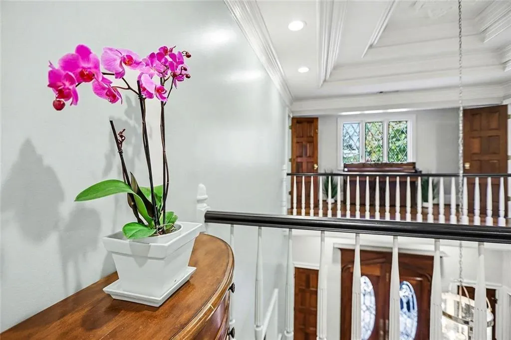 920 Curlew Court Nw, Atlanta, Georgia 30327, 7 Bedrooms Bedrooms, ,6 BathroomsBathrooms,Residential,Sold,920 Curlew Court Nw,7703793