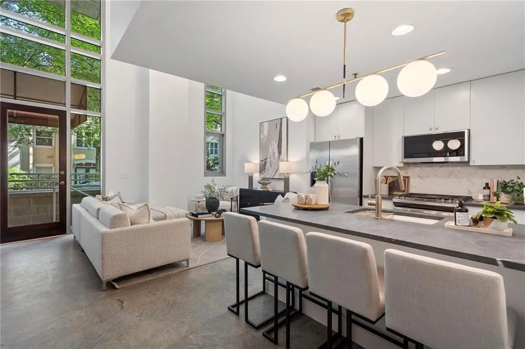 905 Juniper Street Ne Unit 116, Atlanta, Georgia 30309, 2 Bedrooms Bedrooms, ,1 BathroomBathrooms,Residential,For Sale,905 Juniper Street Ne Unit 116,7625611