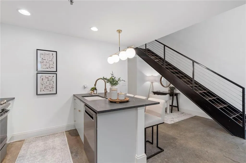 905 Juniper Street Ne Unit 116, Atlanta, Georgia 30309, 2 Bedrooms Bedrooms, ,1 BathroomBathrooms,Residential,For Sale,905 Juniper Street Ne Unit 116,7625611