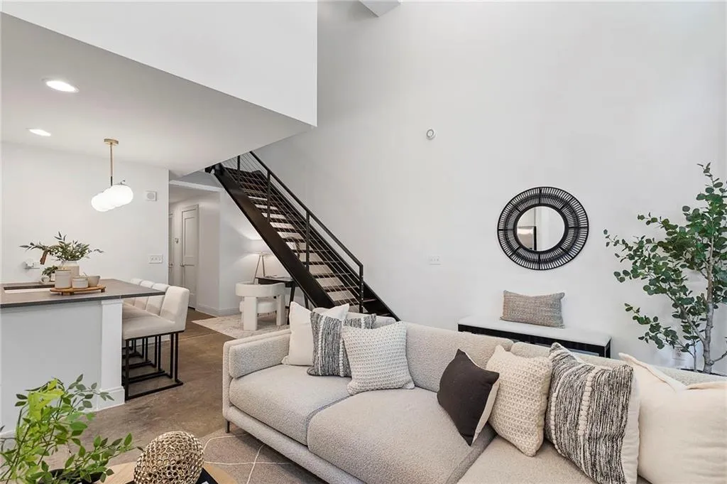 905 Juniper Street Ne Unit 116, Atlanta, Georgia 30309, 2 Bedrooms Bedrooms, ,1 BathroomBathrooms,Residential,For Sale,905 Juniper Street Ne Unit 116,7625611