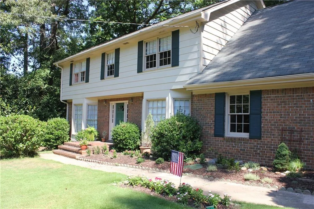 530 Wyncourtney Drive, Sandy Springs, Georgia 30328, 5 Bedrooms Bedrooms, ,2 BathroomsBathrooms,Residential,Sold,530 Wyncourtney Drive,5714596