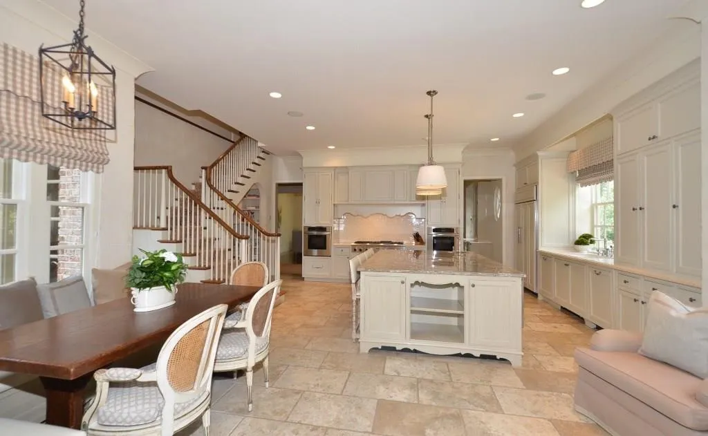 10 Leighton Court, Atlanta, Georgia 30327, 7 Bedrooms Bedrooms, ,8 BathroomsBathrooms,Residential,Sold,10 Leighton Court,5581235